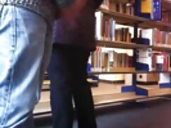Paige  Turnah enculée par le manche de son majordome