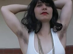 Petite fille aime les grosses bites au chocolat