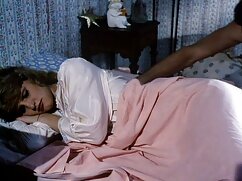Une cubaine sexy prend film pono francais la bite de Damon au fond de sa chatte