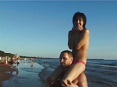 Lily Labeau utilise un vibromasseur sur son vidéos gratuites de femmes françaises nues clitoris pendant qu'elle se fait baiser