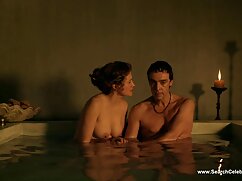 Une dame  aux gros seins baise un jeune homme