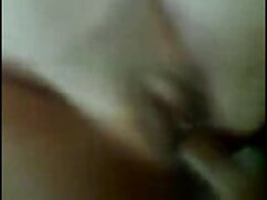 Une brune chaude en talons hauts se masturbe site porno française