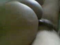 MILF blonde claquée par deux bœufs à chair
