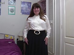 La superbe fille Athena Faris se fait remplir la chatte parfaitement rasée film prono francais