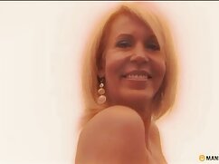 Poussin rousse amateur site porno allemand entretenant une grosse bite lancinante en POV