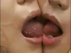 La pute juteuse film porno francais xxl Sahara Leone baise un mec barbu sur un canapé en cuir