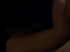 Dame  chaude pose et baise