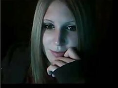 MILF bien empilée jouet baise son minge