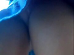 Secrétaire en levrette baise à  gros seins