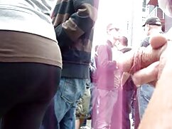 Blondie  mature sur le ventre de son homme